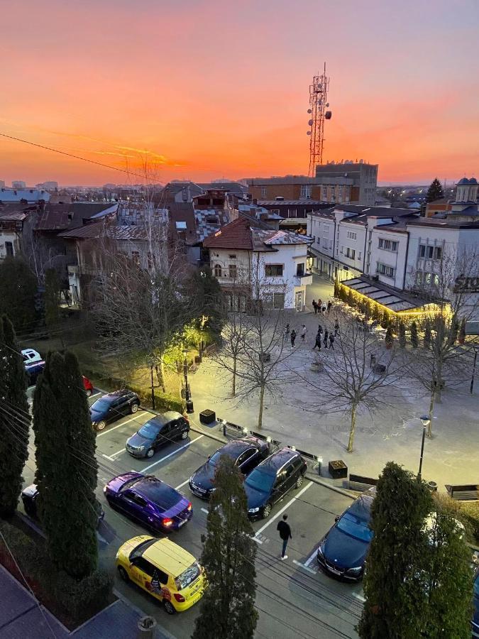 Old Town View- Ultracentral Apartment Targoviste Exterior photo